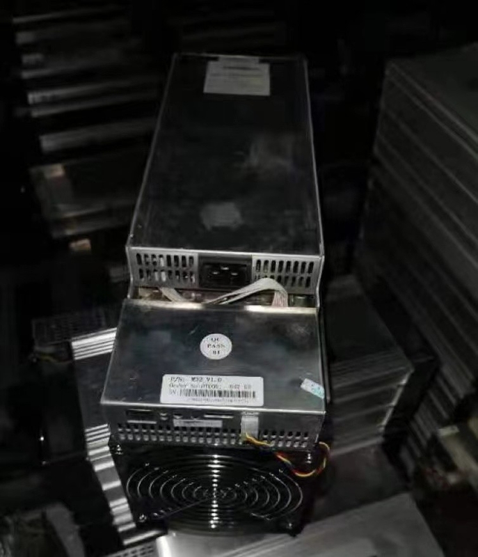 52 J/MH Asic Whatsminer M32 66T 3312W 390mm * 155mm * 240mm Konsumsi Daya Rendah
